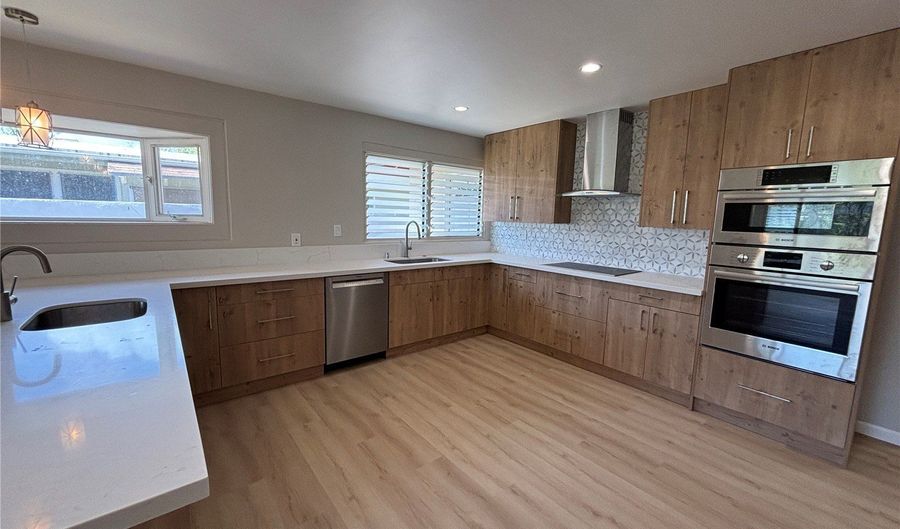 135 Kakahiaka St, Kailua, HI 96734 - 4 Beds, 4 Bath