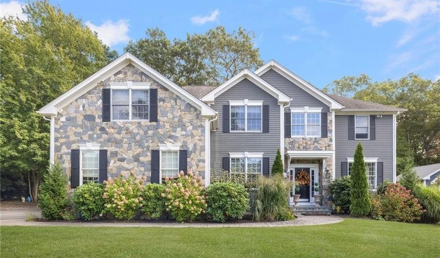 470 Sylvan Ct, North Kingstown, RI 02874 - 4 Beds, 3 Bath