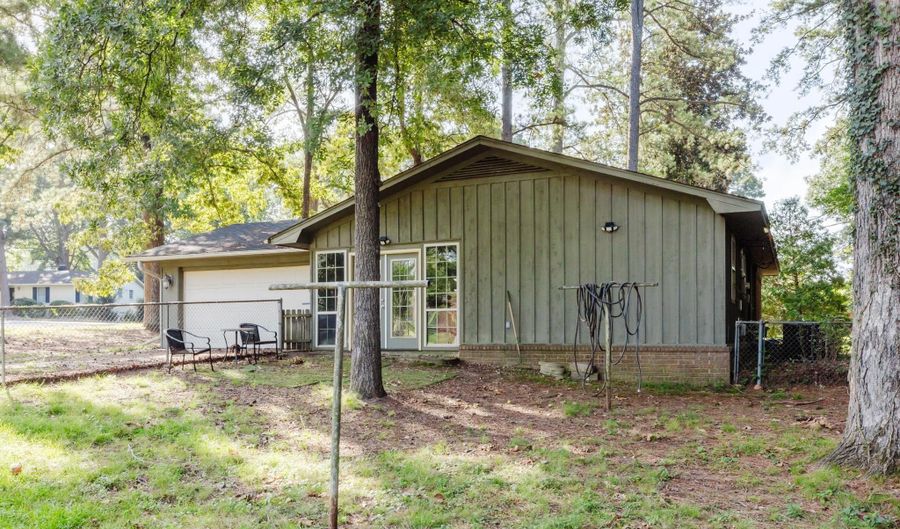 624 Woodland Dr, Benton, AR 72019 - 2 Beds, 1 Bath