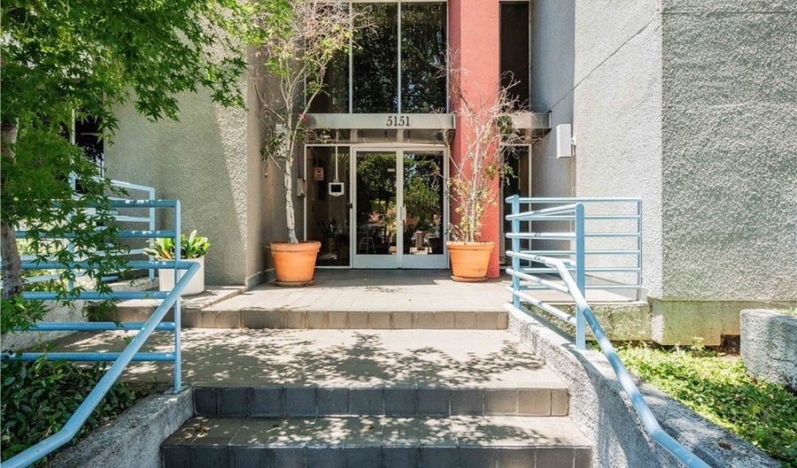 5151 Balboa Blvd 104, Encino, CA 91316 - 2 Beds, 2 Bath