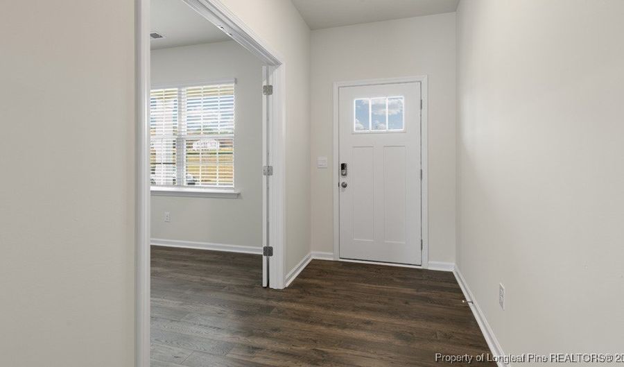 1085 Misty Creek Dr, Aberdeen, NC 28315 - 5 Beds, 3 Bath