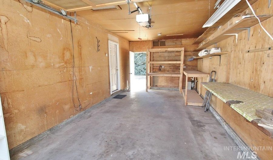 2114 Fry St, Boise, ID 83704 - 3 Beds, 1 Bath
