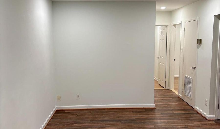 11206 CHERRY HILL Rd T2, Beltsville, MD 20705 - 2 Beds, 2 Bath