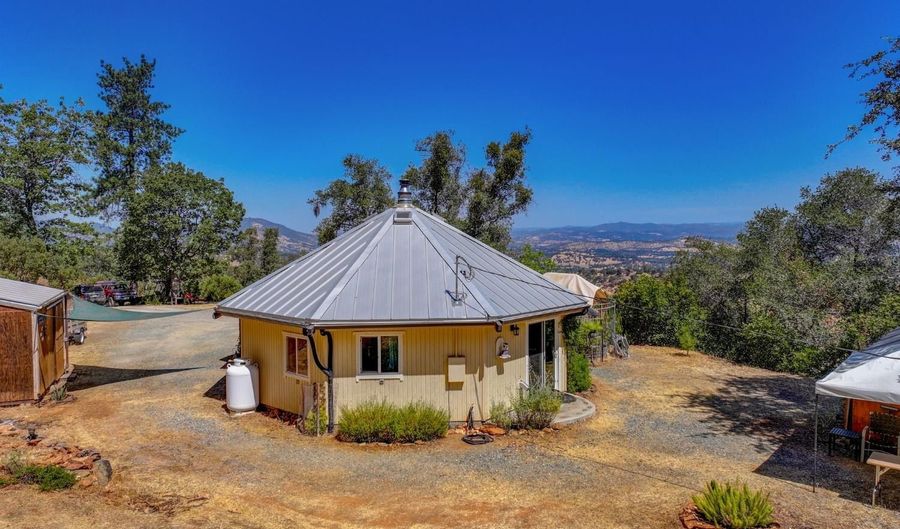 1244 Stallion Way, Angels Camp, CA 95222 - 2 Beds, 1 Bath
