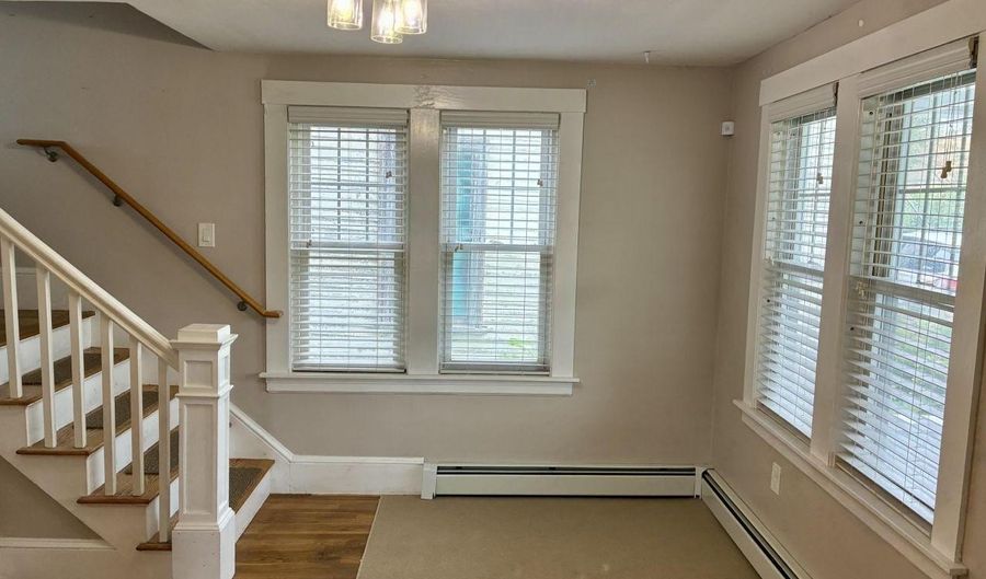 272 Center St, Bangor, ME 04401 - 3 Beds, 2 Bath