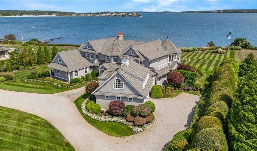 135 Cliff Dr, Narragansett, RI 02882 - 4 Beds, 6 Bath