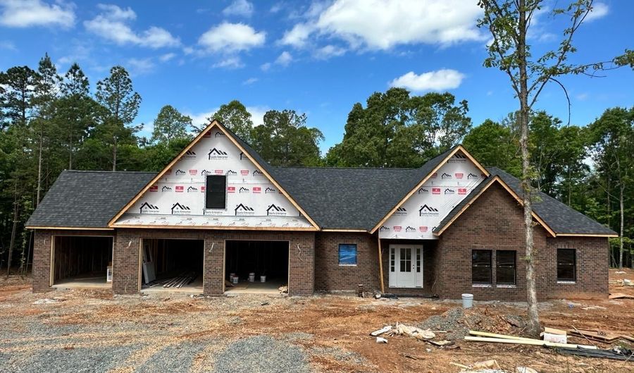 15 Somerset Dr, Appomattox, VA 24522 - 4 Beds, 4 Bath