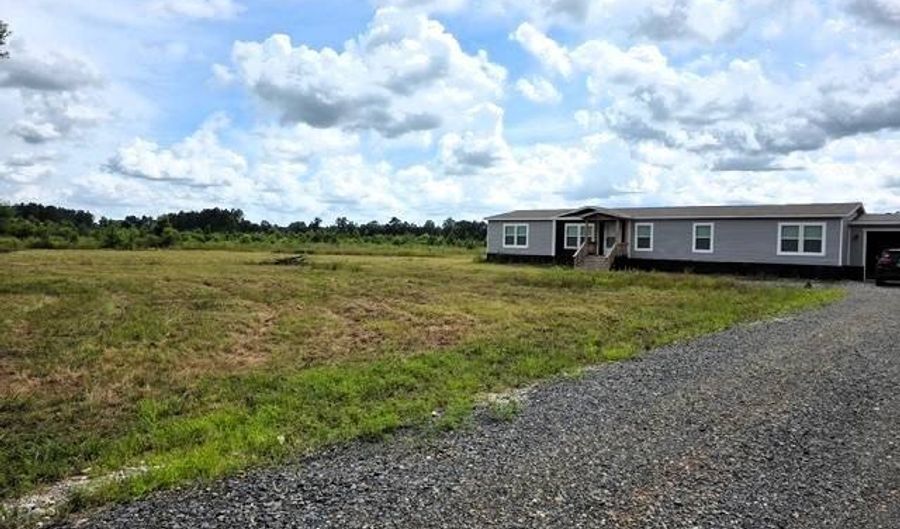 217 Lr 182, Ashdown, AR 71822 - 5 Beds, 2 Bath