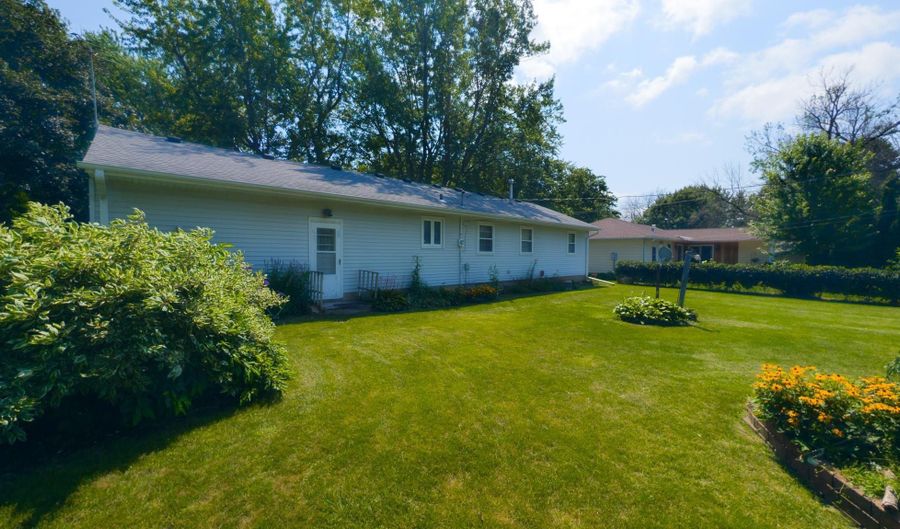 2214 Milo Ave, Albert Lea, MN 56007 - 3 Beds, 1 Bath
