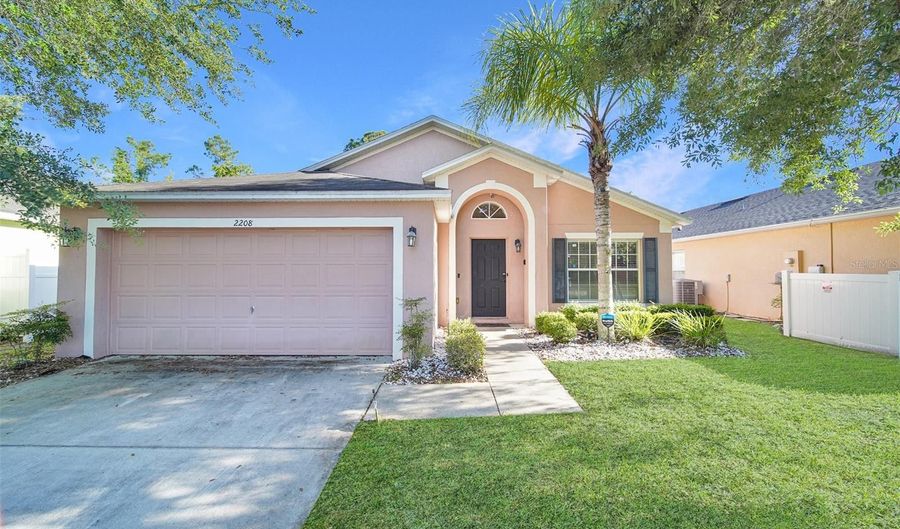 2208 ROYAL RIDGE Dr, Davenport, FL 33896 - 5 Beds, 3 Bath