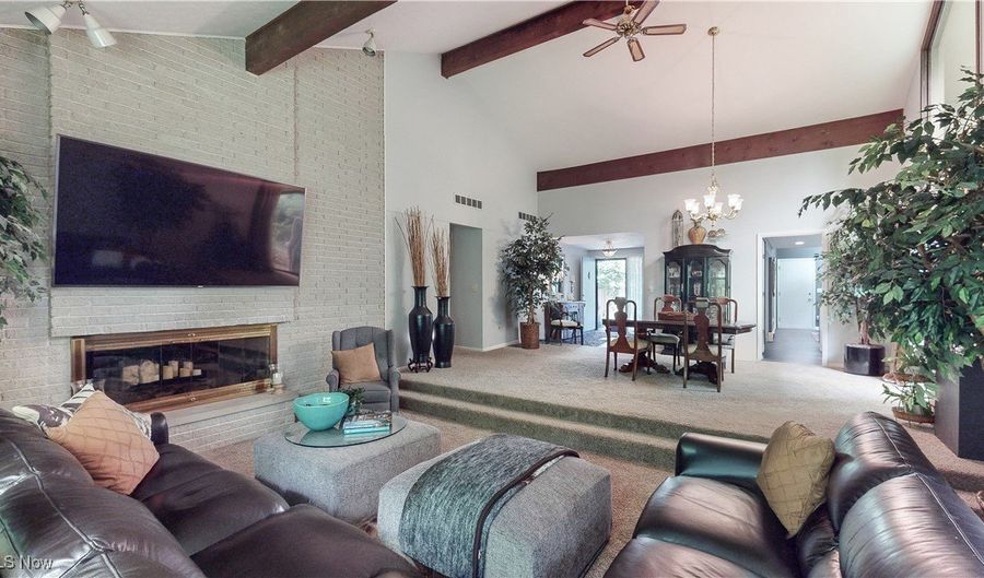 686-20 Fairington Ln, Aurora, OH 44202 - 3 Beds, 3 Bath