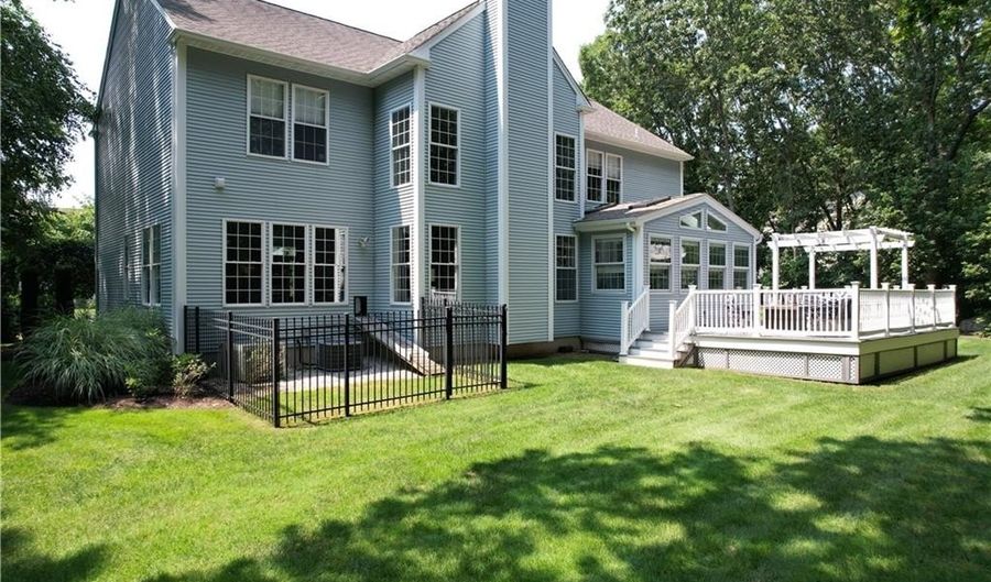 322 Sleepy Hollow Farm Rd, Warwick, RI 02886 - 4 Beds, 4 Bath