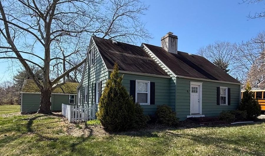 81 N GREENWICH St, Alloway, NJ 08001 - 4 Beds, 2 Bath