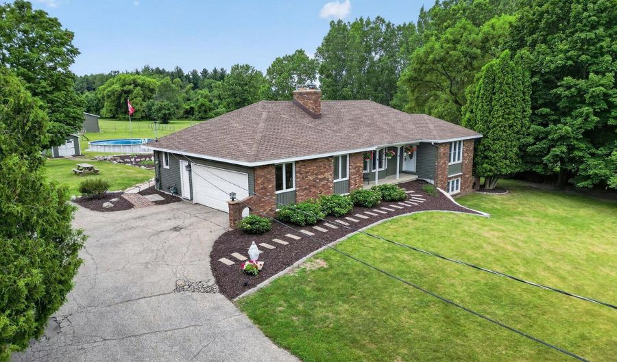 11495 60th Ave, Allendale, MI 49401 - 5 Beds, 3 Bath