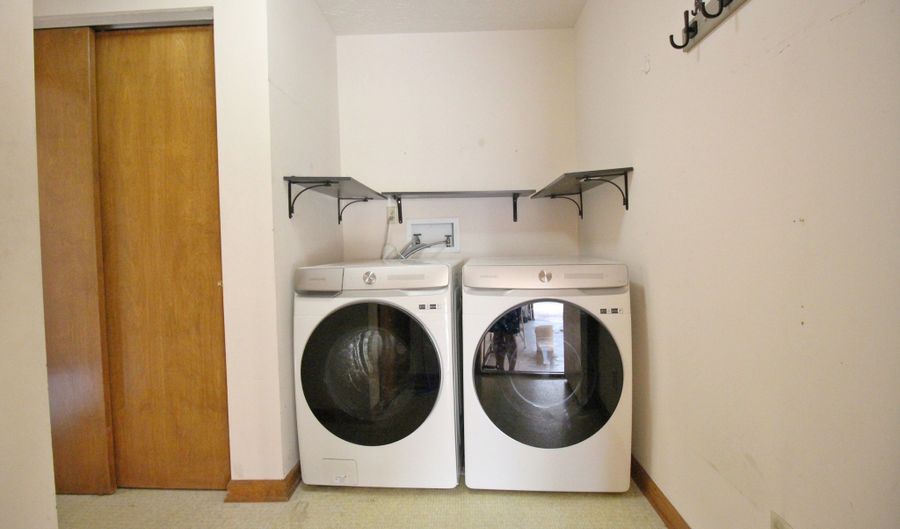 8911 Country Walk Ct, Indianapolis, IN 46227 - 3 Beds, 2 Bath