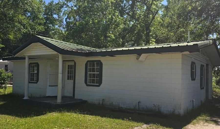 517 Pine St N, Adel, GA 31620 - 3 Beds, 2 Bath