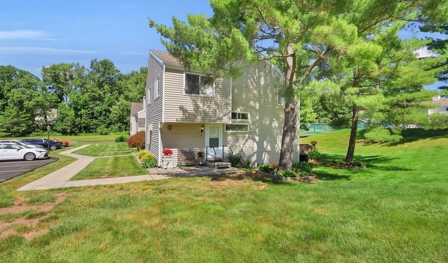 11 Watch Hill Cir 11, Cromwell, CT 06416 - 3 Beds, 3 Bath