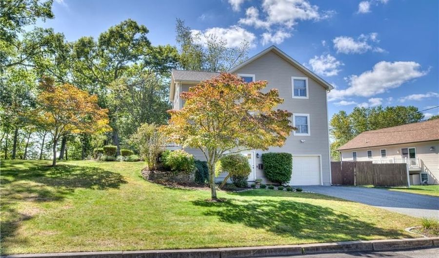 110 Lake View Rd, Cranston, RI 02920 - 4 Beds, 3 Bath