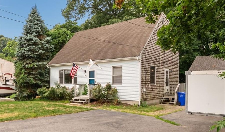 11 Pawtucket Ave, Bristol, RI 02809 - 3 Beds, 2 Bath