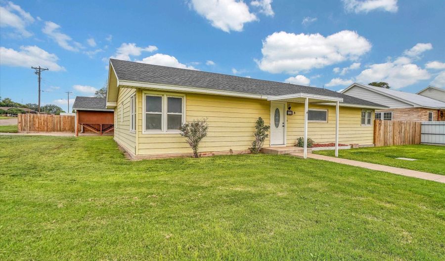 323 Ave J, Beaver, OK 73932 - 3 Beds, 2 Bath