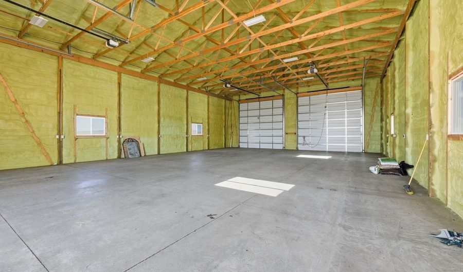 2091 LACY Dr, Cheyenne, WY 82001 - 4 Beds, 3 Bath