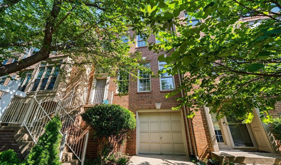 4689 KIRKPATRICK Ln, Alexandria, VA 22311 - 3 Beds, 4 Bath