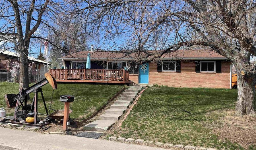 103 Circle Dr, Thermopolis, WY 82443 - 5 Beds, 3 Bath