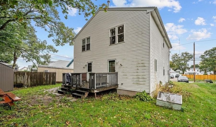 95 Blanding Ave, East Providence, RI 02914 - 2 Beds, 1 Bath