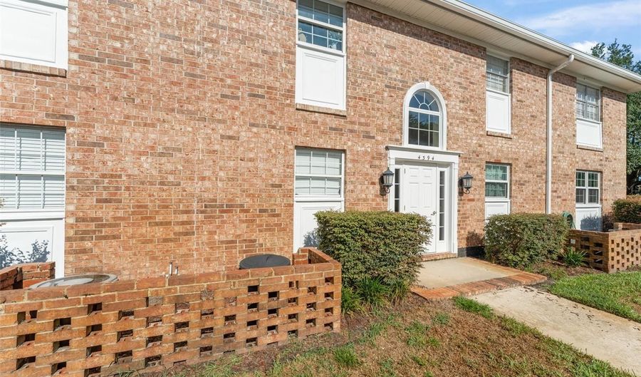 4394 LAKE UNDERHILL Rd A, Orlando, FL 32803 - 2 Beds, 2 Bath