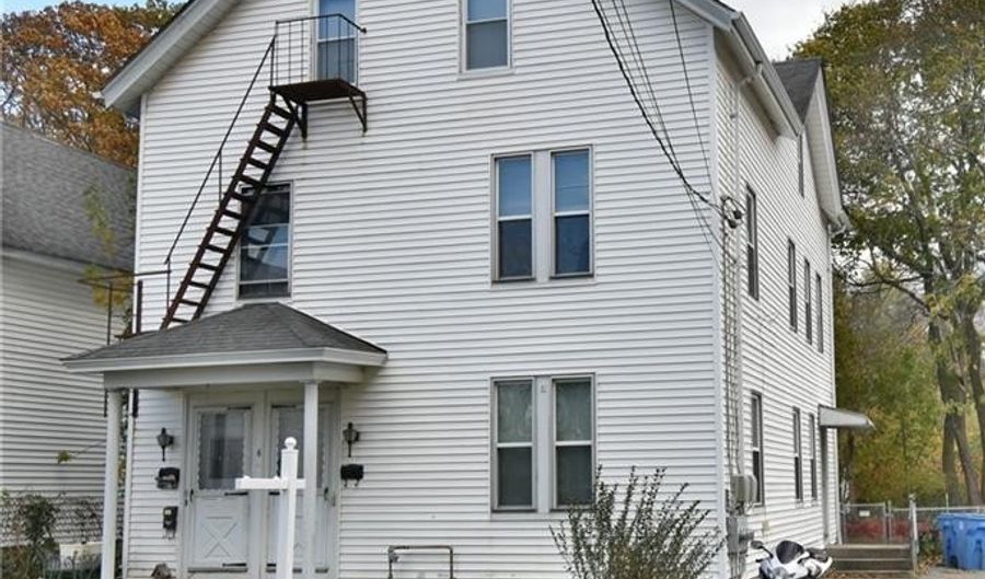 6 Cushing St, Cumberland, RI 02864 - 6 Beds, 3 Bath