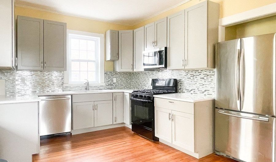 381 Centre St 2, Boston, MA 02130 - 4 Beds, 2 Bath