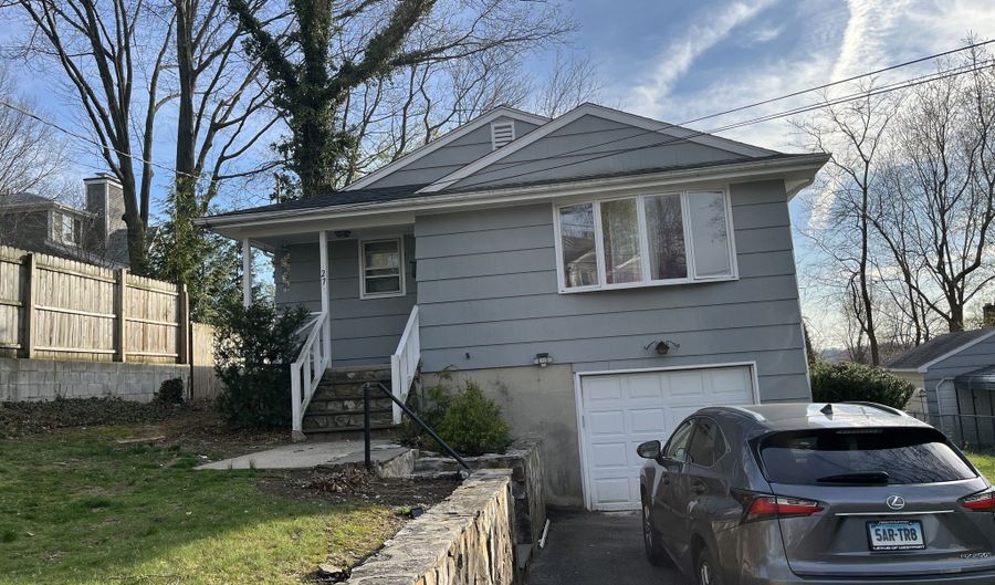 27 Plateau Ave, Bridgeport, CT 06606 - 3 Beds, 2 Bath