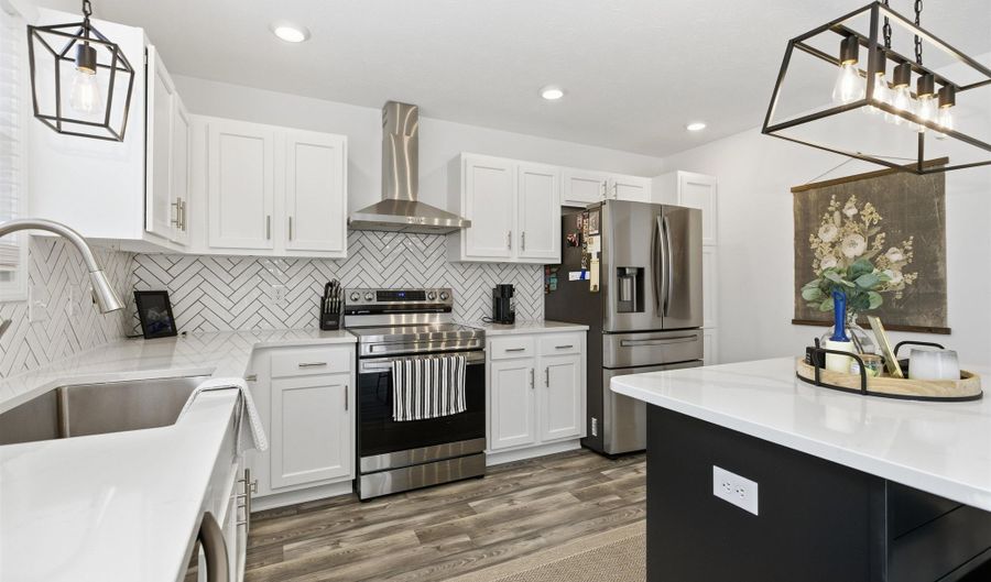 182 Whites Pt, Bedford, IN 47421 - 4 Beds, 3 Bath