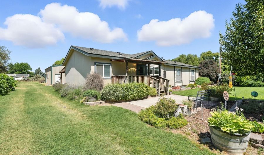 6802 E Pendleton Rd, Benton City, WA 99320 - 3 Beds, 2 Bath