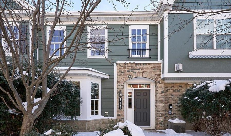 15316 Founders Ln 304, Apple Valley, MN 55124 - 3 Beds, 3 Bath