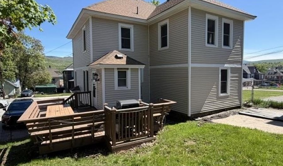 213 Hillside Ave, Berlin, NH 03570 - 4 Beds, 2 Bath