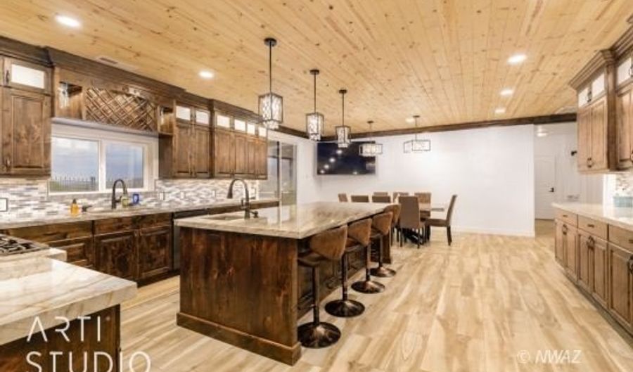 385 S Hildale St, Colorado City, AZ 86021 - 7 Beds, 6 Bath