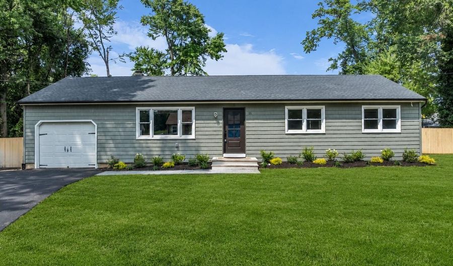 11 W Park Ave, Belford, NJ 07718 - 4 Beds, 2 Bath