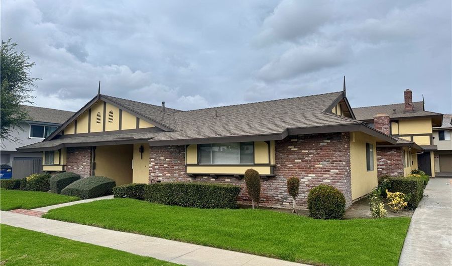 1683 W Cindy Ln D, Anaheim, CA 92802 - 2 Beds, 2 Bath