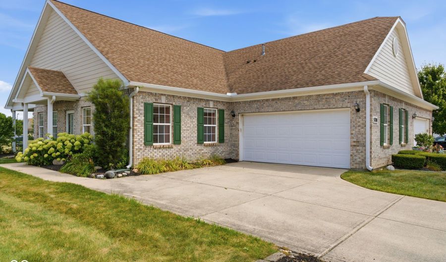 5210 Baltustrol Dr, Avon, IN 46123 - 2 Beds, 2 Bath