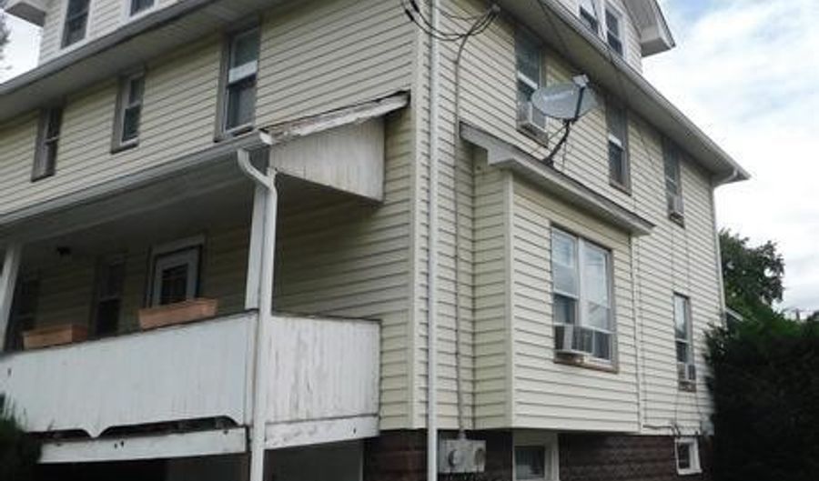 57 HILL St, Washington, NJ 07882 - 5 Beds, 2 Bath