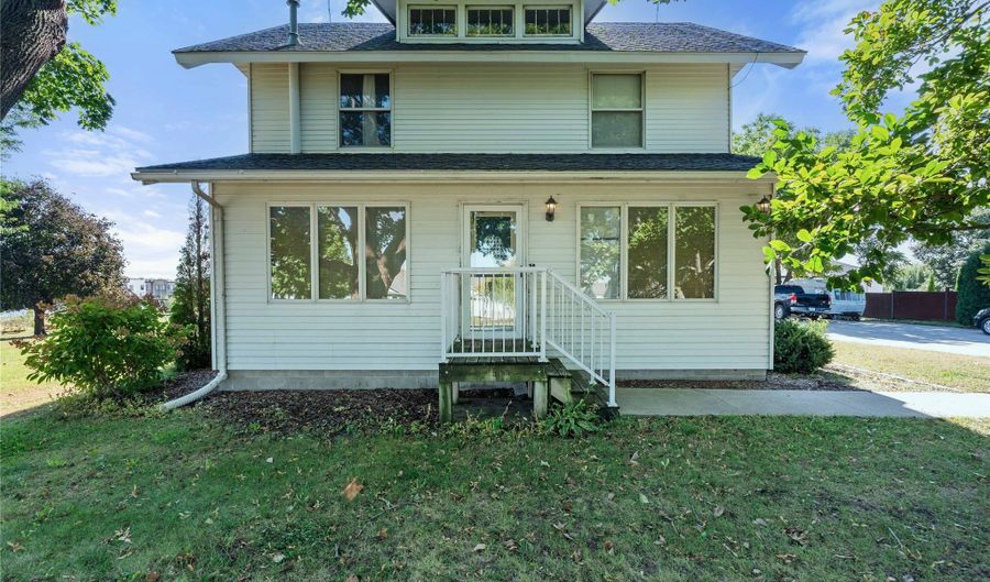 3155 NW 18th St, Ankeny, IA 50023 - 4 Beds, 2 Bath