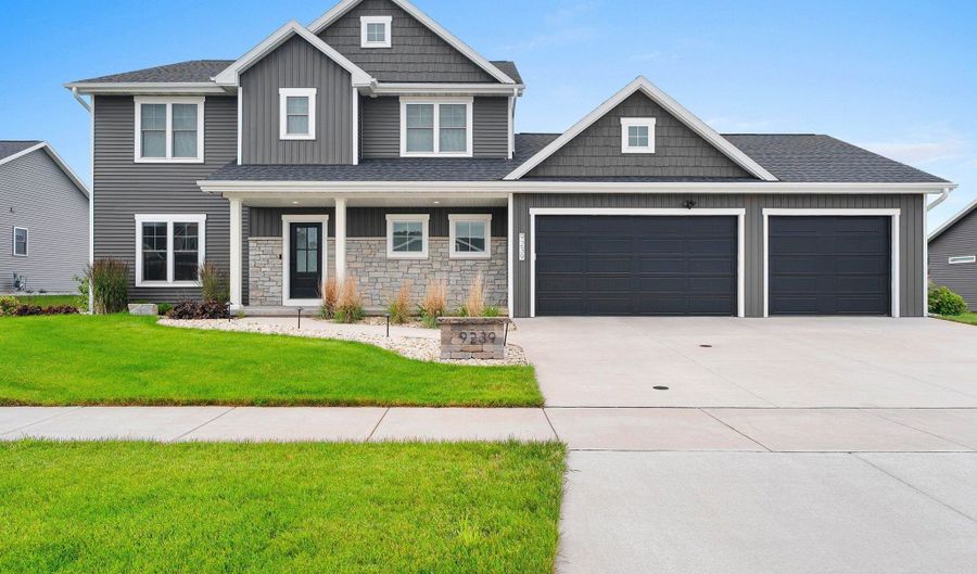 N9239 LAURA Street, Appleton, WI 54915 - 4 Beds, 4 Bath