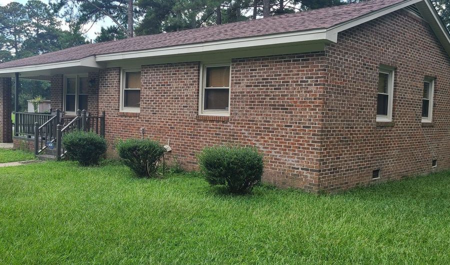 216 E Troy St, Ahoskie, NC 27910 - 3 Beds, 1 Bath