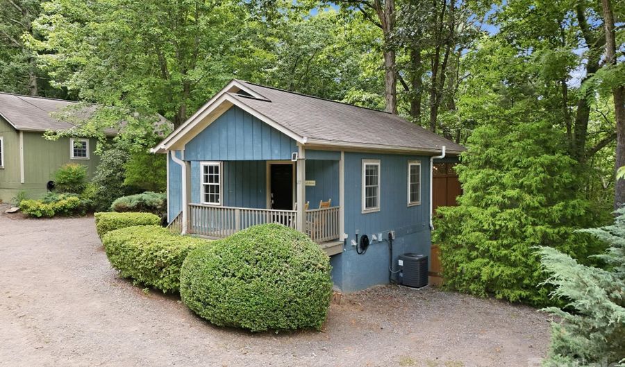 27 29 & 31 A/B Brown Rd, Asheville, NC 28806 - 6 Beds, 6 Bath