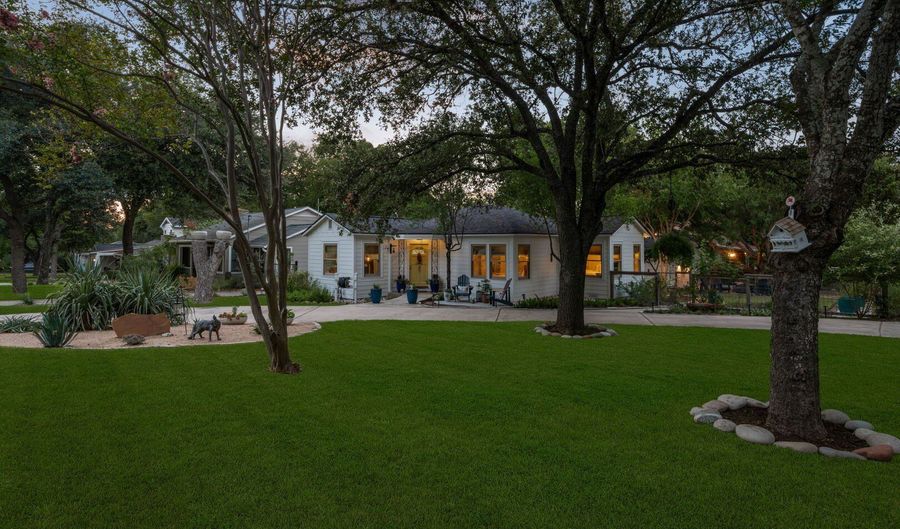 401 Corona, Alamo Heights, TX 78209 - 2 Beds, 0 Bath