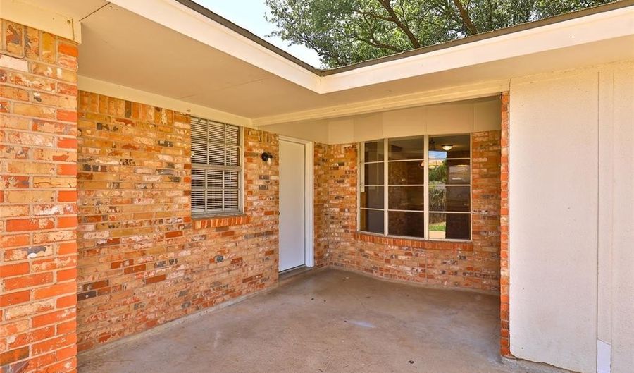 3718 Brook Hollow Dr, Abilene, TX 79605 - 3 Beds, 2 Bath