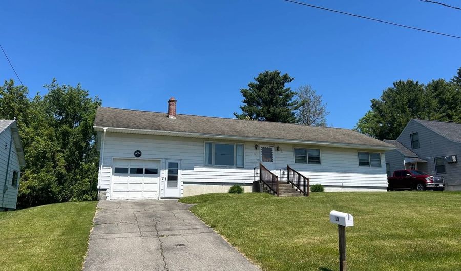 13 Chopin Pkwy, Amsterdam, NY 12010 - 3 Beds, 1 Bath