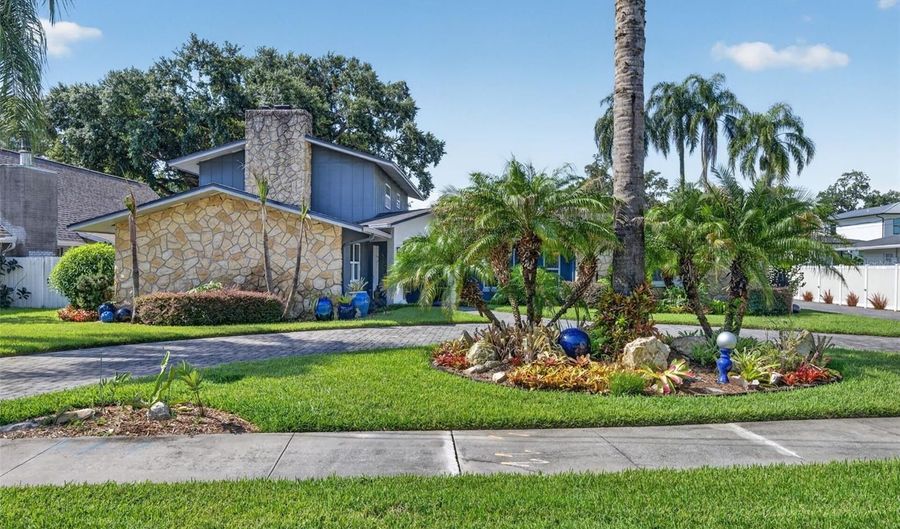 1120 ARTHUR St, Orlando, FL 32804 - 4 Beds, 4 Bath