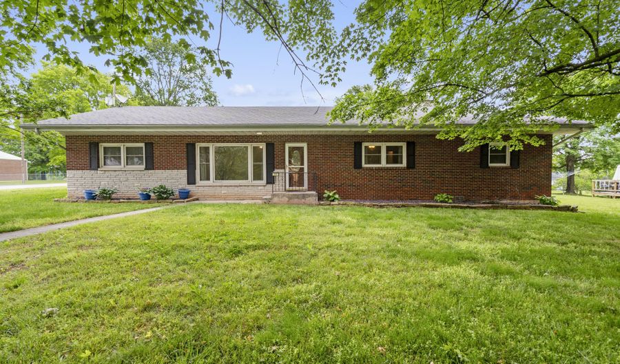300 S High Ave, Ash Grove, MO 65604 - 3 Beds, 2 Bath